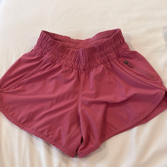 Lululemon Short 4" - Picture 2 of 5